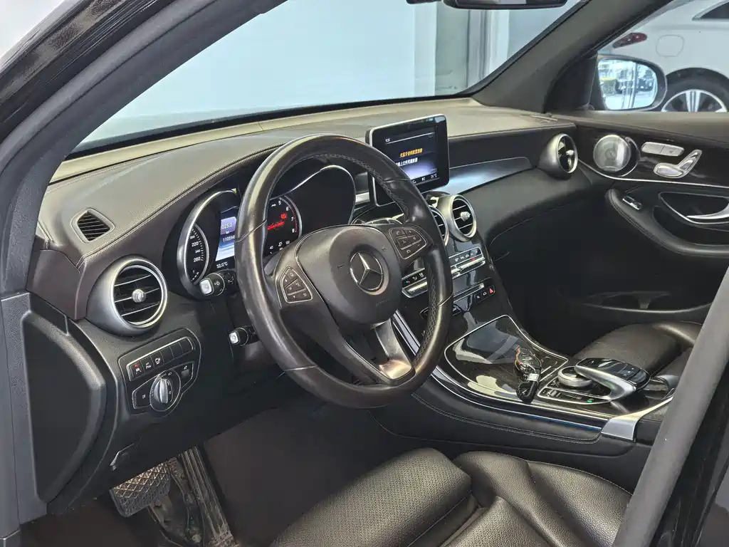 Mercedes-Benz GLC — миниатюра 12