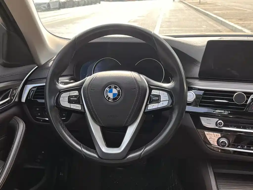 BMW 5 SERIES NEW ENERGY