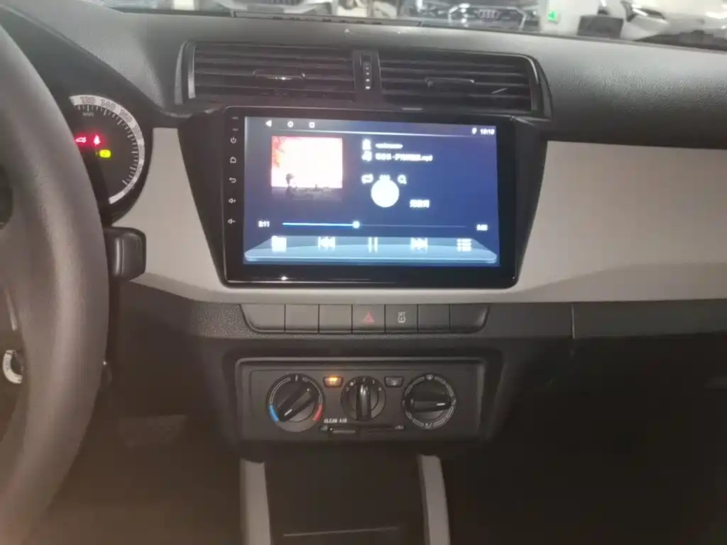 Skoda Fabia — миниатюра 13
