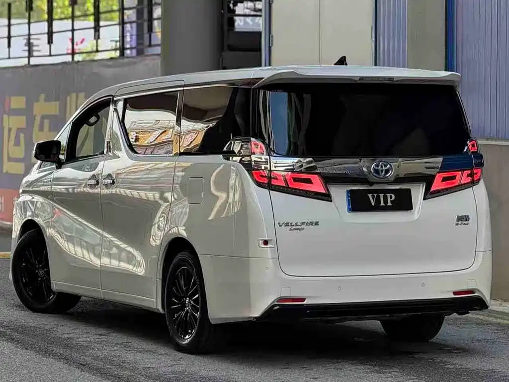 Toyota Vellfire — миниатюра 6