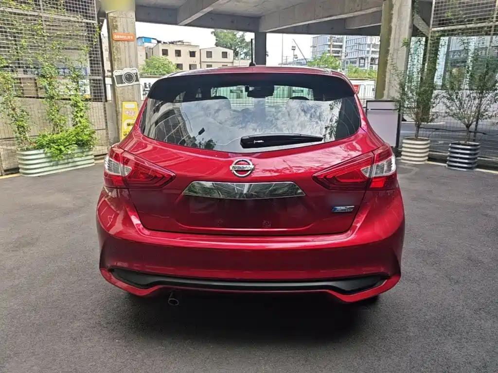 Nissan Tiida — миниатюра 6
