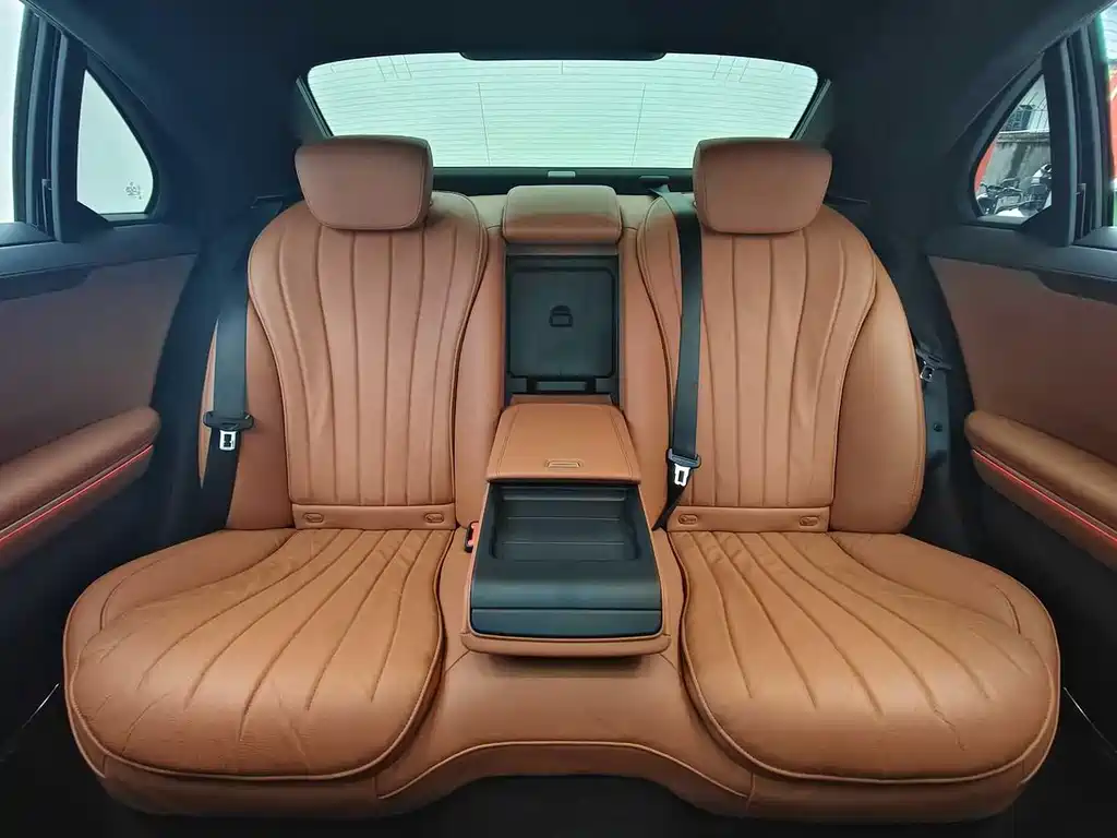 Mercedes-Benz S-Class — миниатюра 13