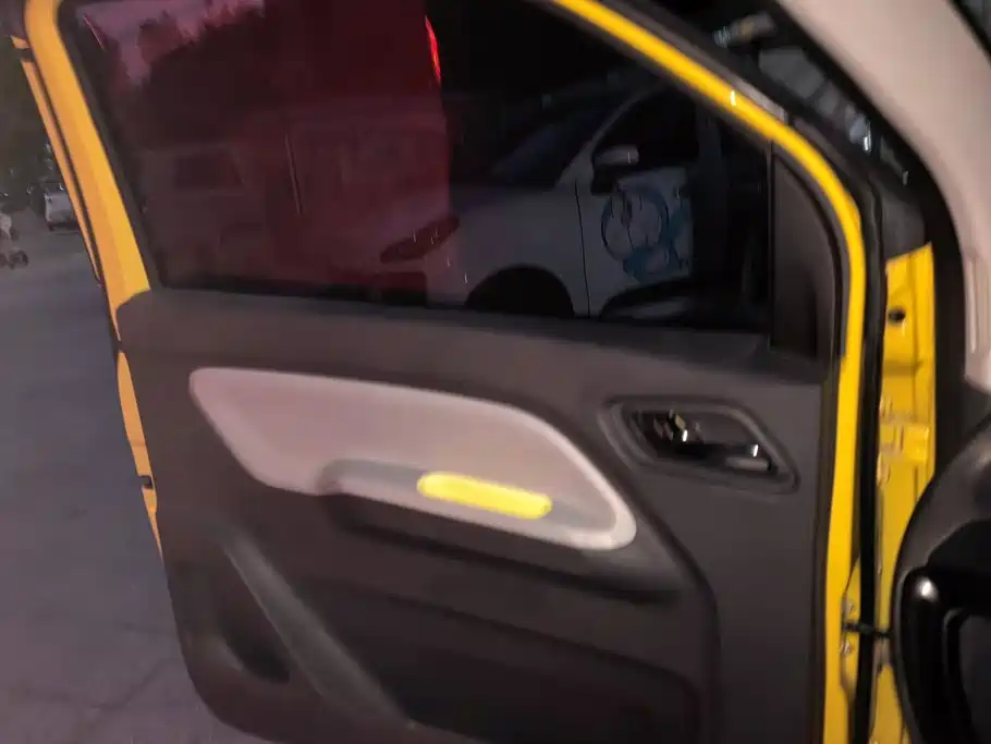 Wuling MINIEV — миниатюра 7