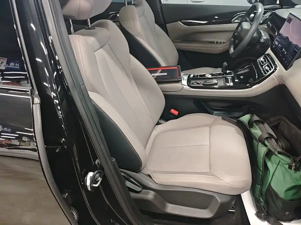 Geely Boyue L — миниатюра 25