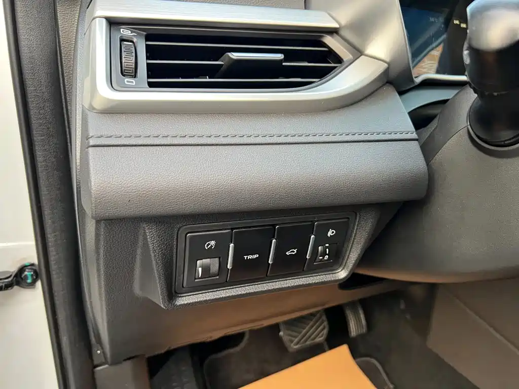 Geely Emgrand — миниатюра 8