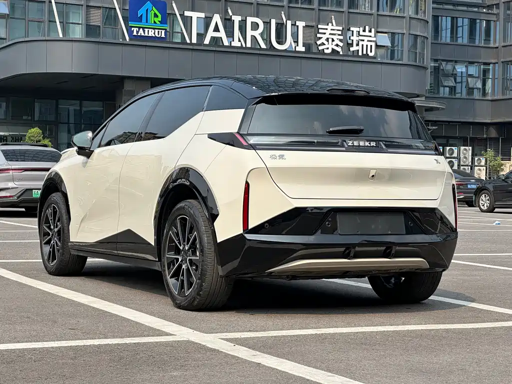 Zeekr X — миниатюра 5