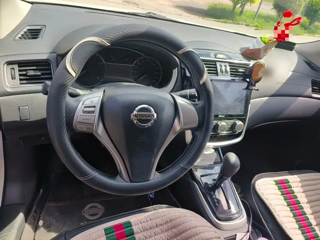Nissan Tiida — миниатюра 3