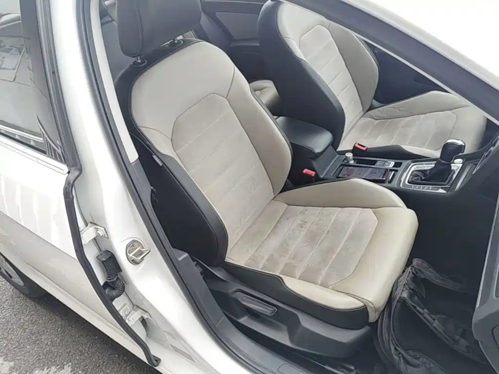 Volkswagen Golf — миниатюра 25