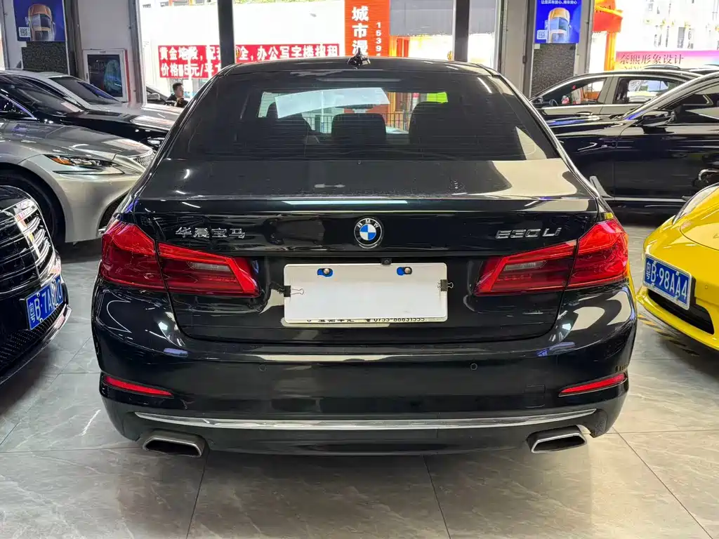 BMW 5 Series — миниатюра 13