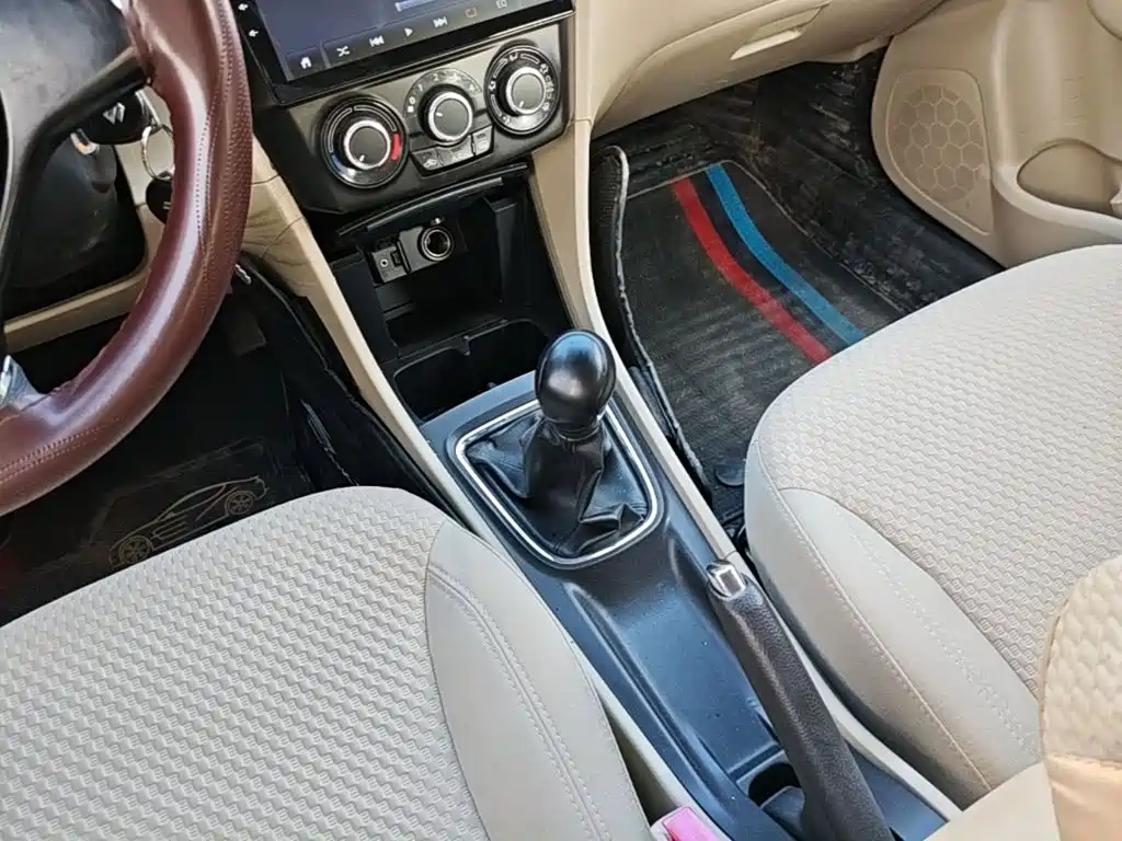 Suzuki Alivio — миниатюра 14