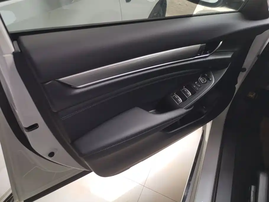 Honda Accord — миниатюра 7