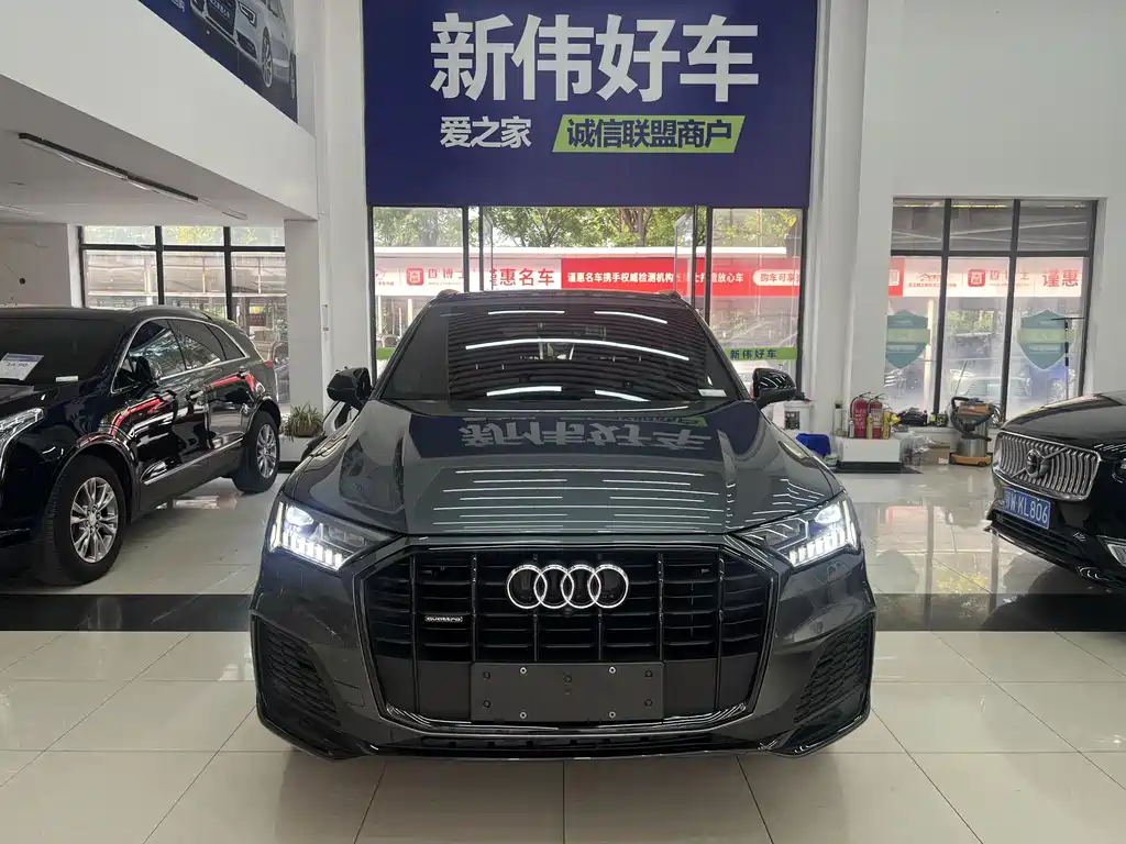 AUDI  Q7