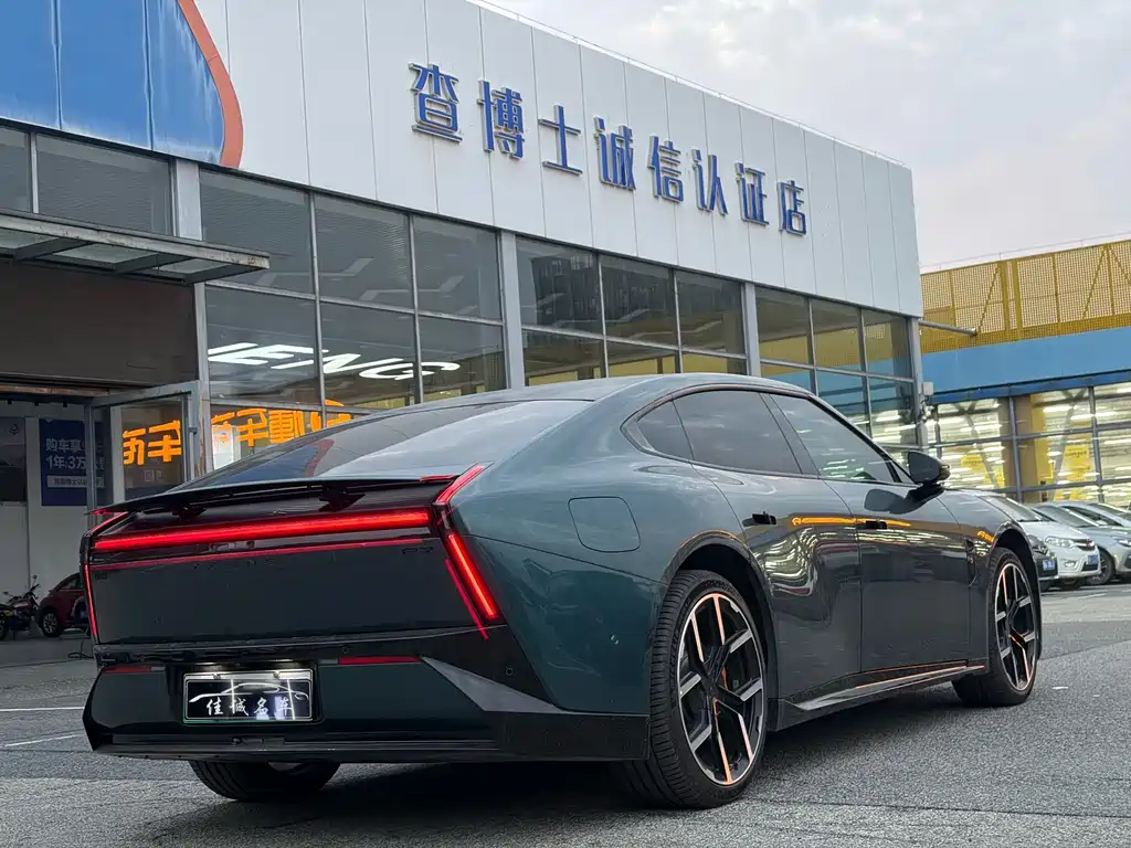 XPeng P7 — миниатюра 2