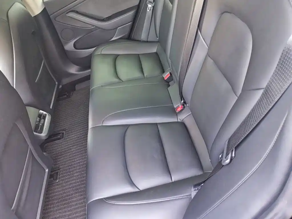 Tesla Model 3 — миниатюра 17