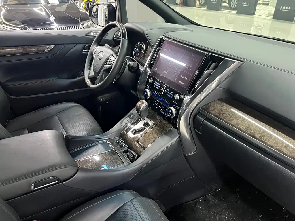 Toyota Alphard — фотографии объявления, Фото 20