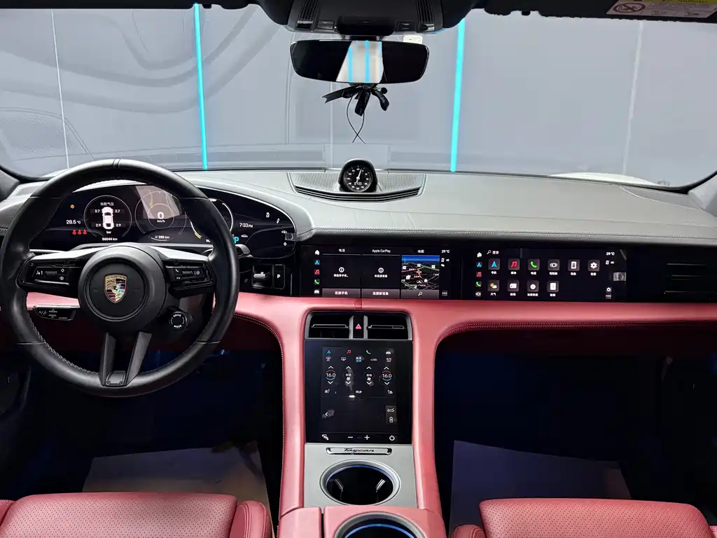 Porsche Taycan — миниатюра 13