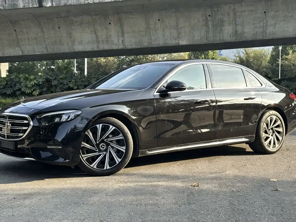 奔驰E级 2024款 E 300 L 豪华型 2024