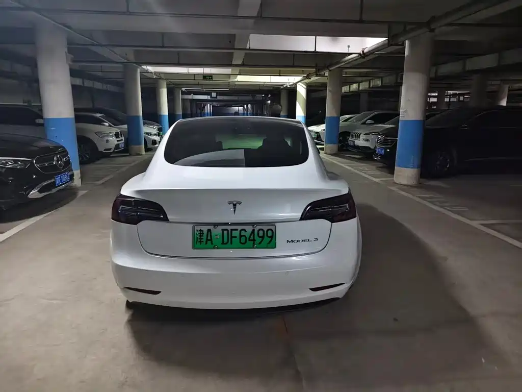 Tesla Model 3 — миниатюра 5