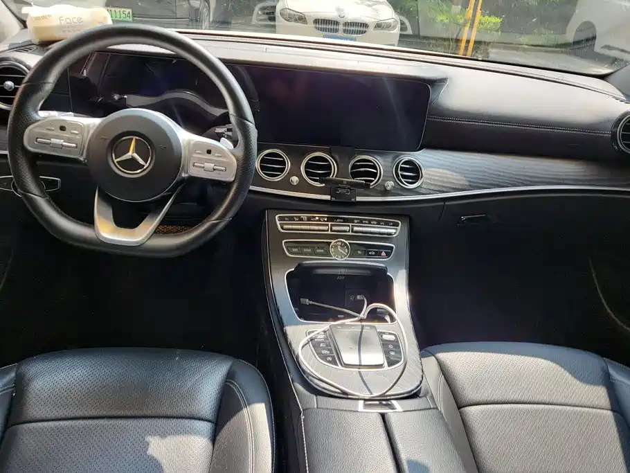 Mercedes-Benz E-Class — миниатюра 12