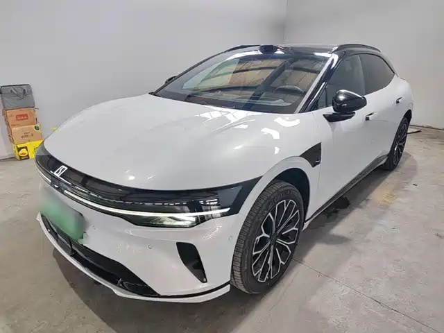 2025 Zeekr 007