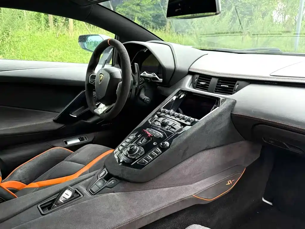 Lamborghini Aventador — миниатюра 6