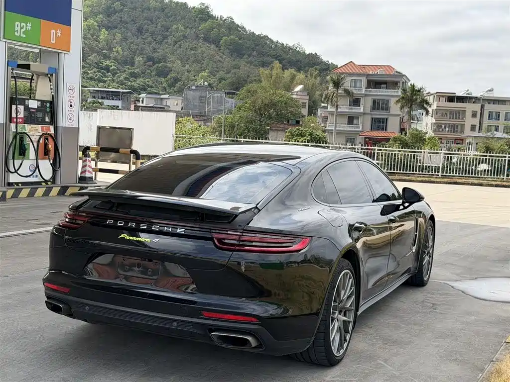 PORSCHE PANAMERA NEW ENERGY
