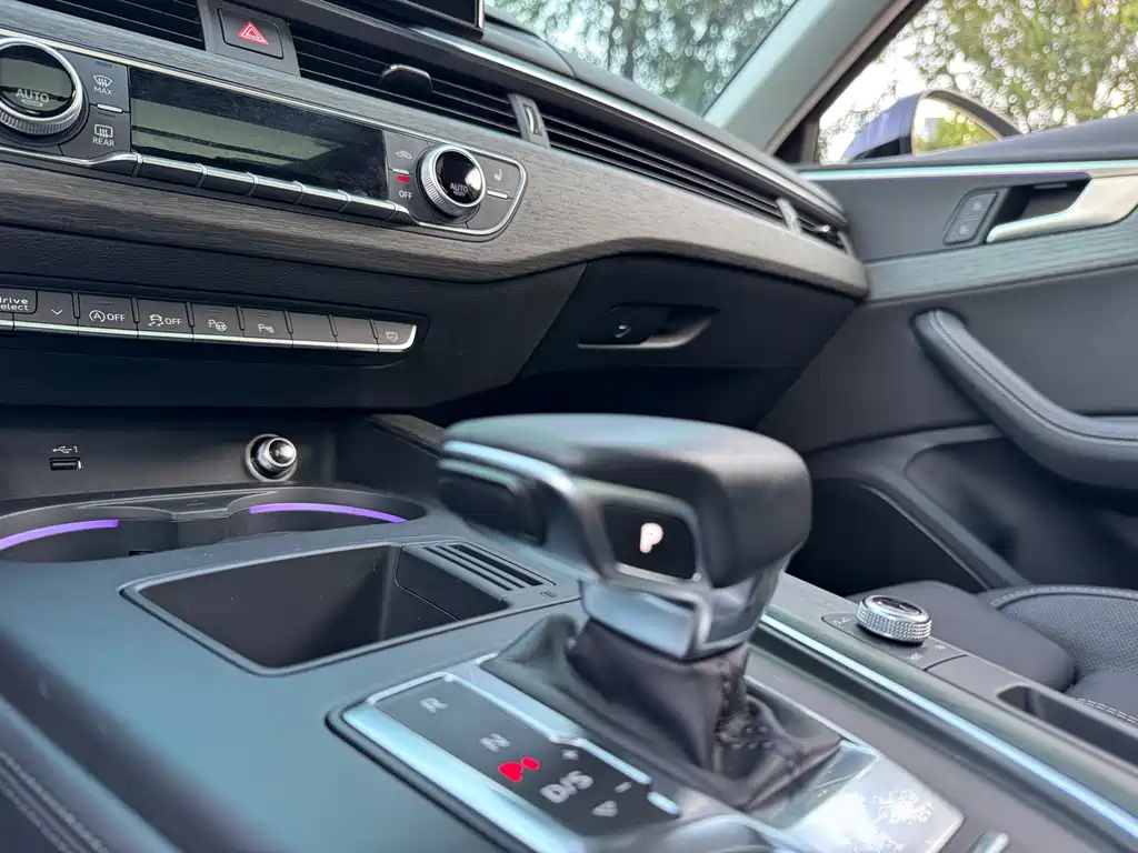 Audi A4L — миниатюра 9