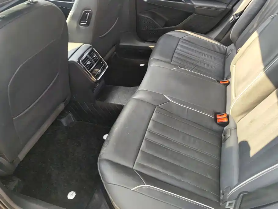 Volkswagen Passat — миниатюра 11