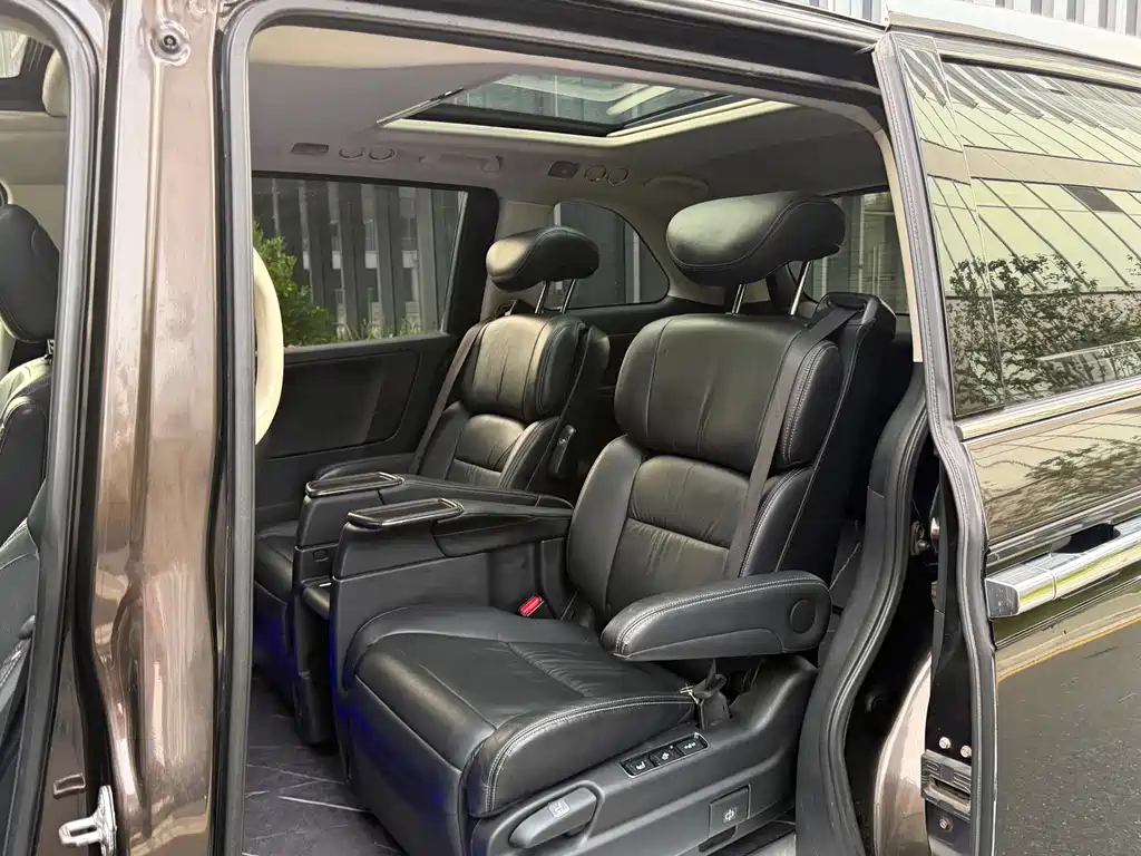Honda Elysion — миниатюра 11