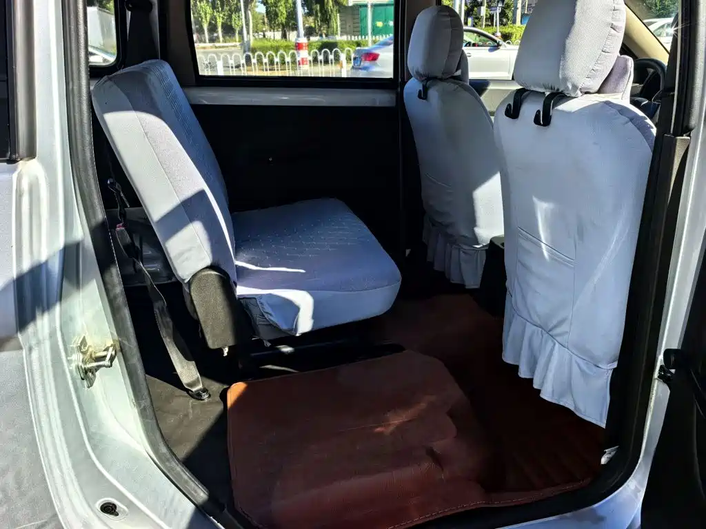 Wuling Hongguang — миниатюра 4