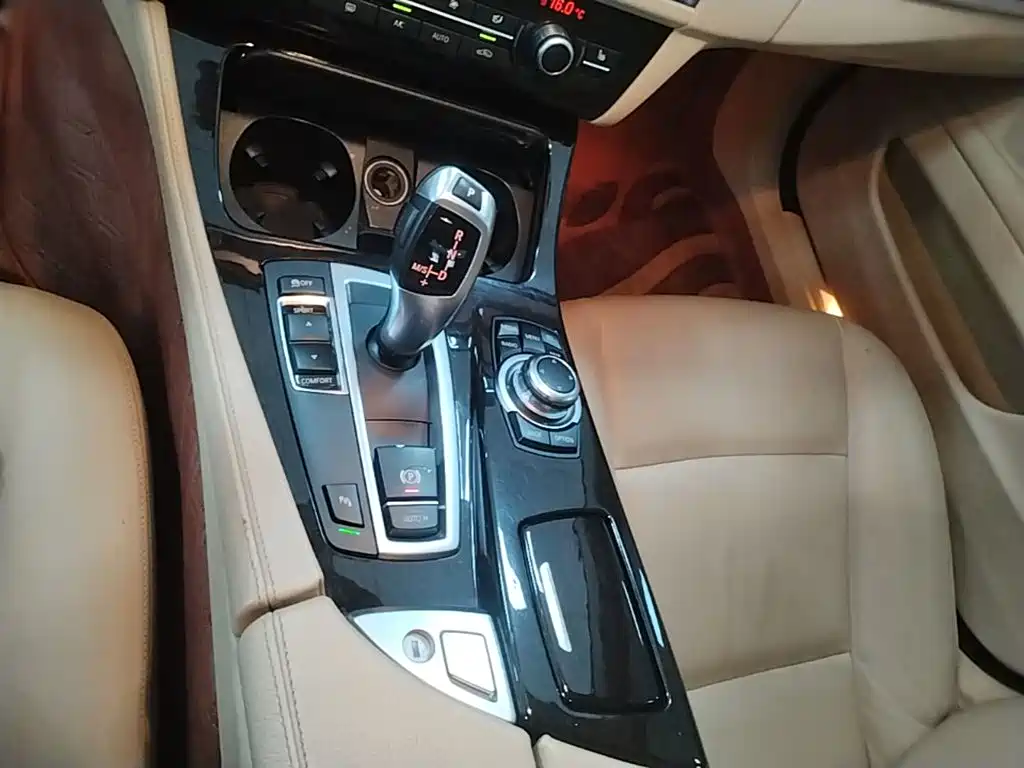 BMW 5 Series — миниатюра 14