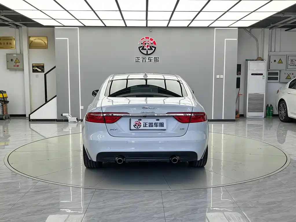 Jaguar XF — миниатюра 16