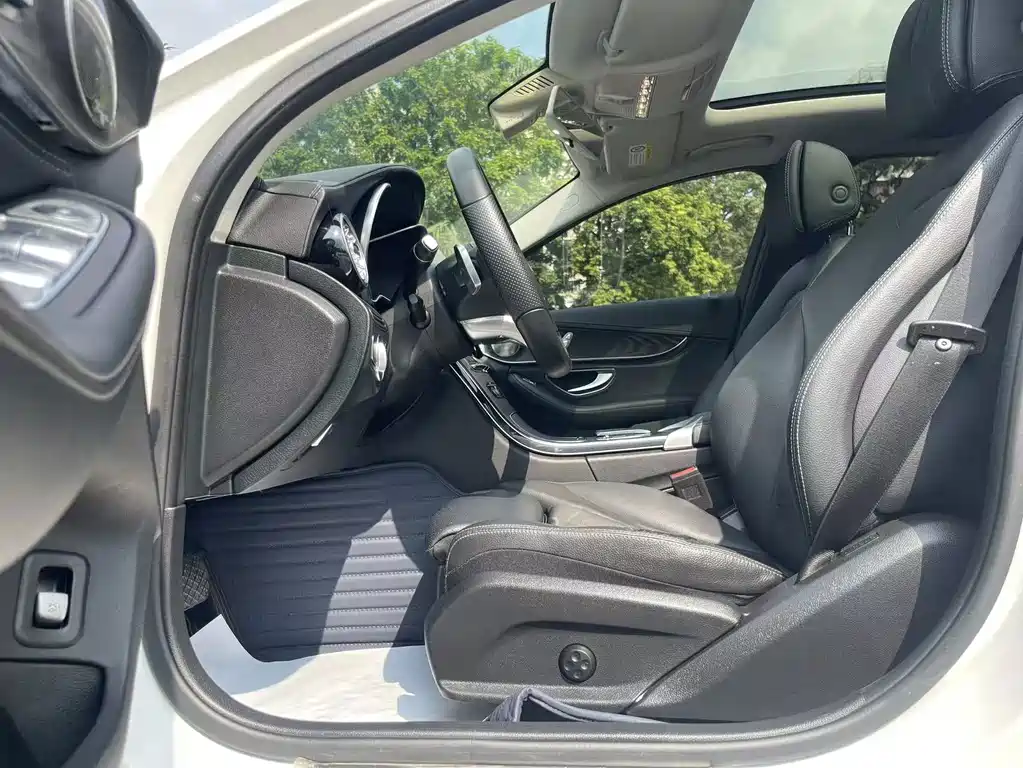 Mercedes-Benz C-Class — миниатюра 10