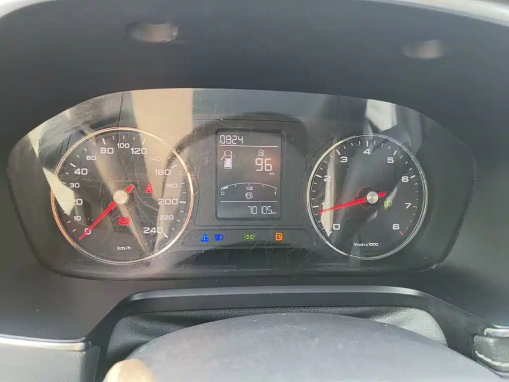Roewe RX5 — миниатюра 12