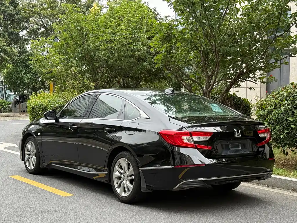 Honda Accord — миниатюра 5
