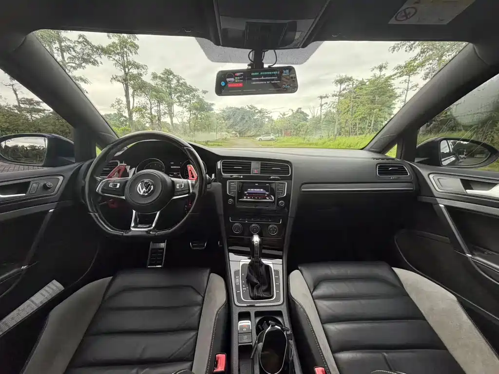 Volkswagen Golf — миниатюра 13