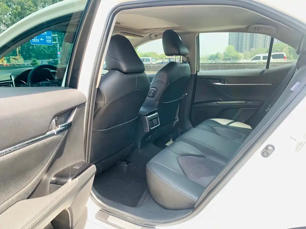 Toyota Camry 2021 2.0S