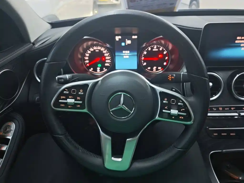 Mercedes-Benz C-Class — миниатюра 11