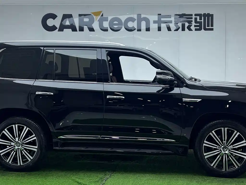 Lexus LX 2019 570