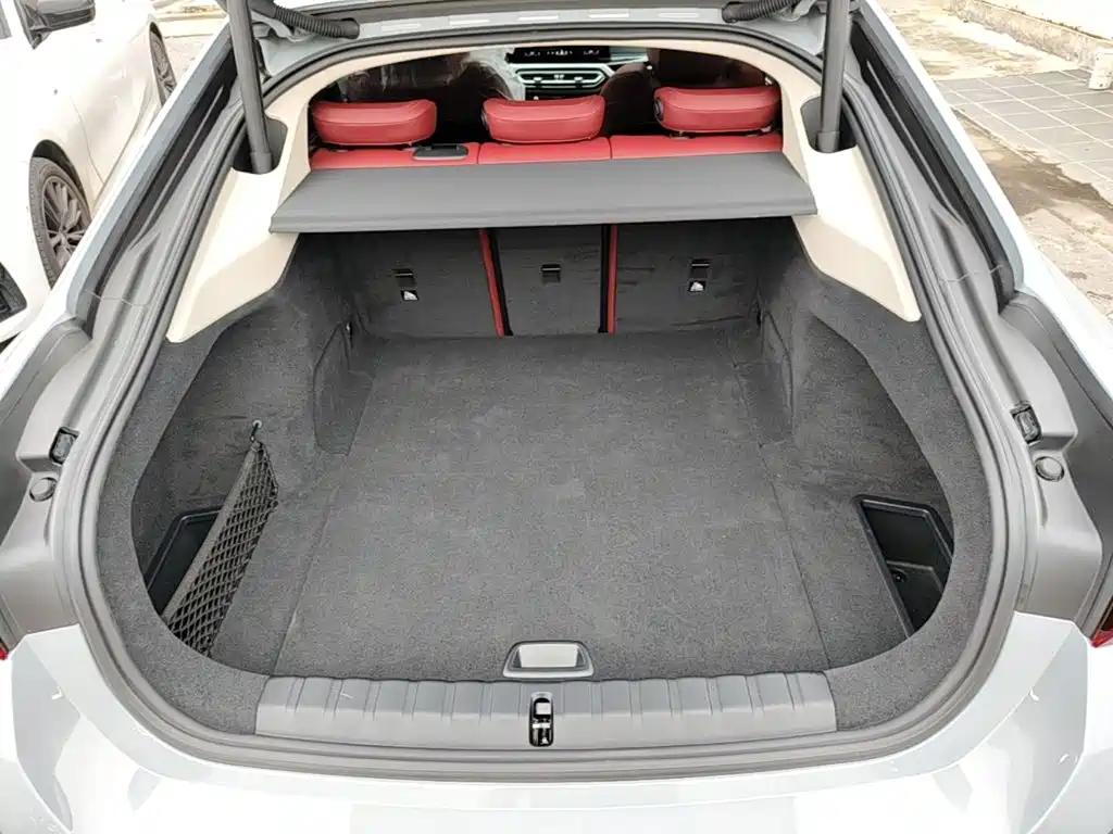 BMW i4 — миниатюра 19