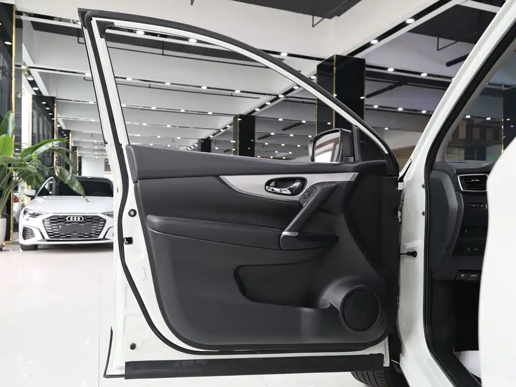 Nissan Qashqai — миниатюра 5