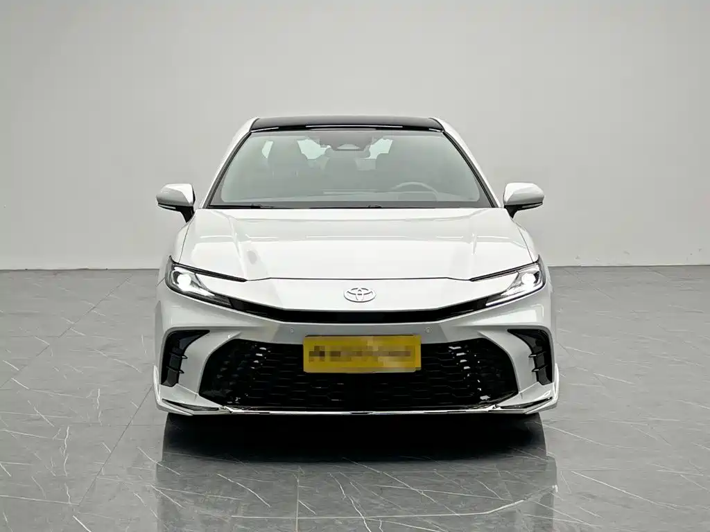 Toyota Camry — миниатюра 2