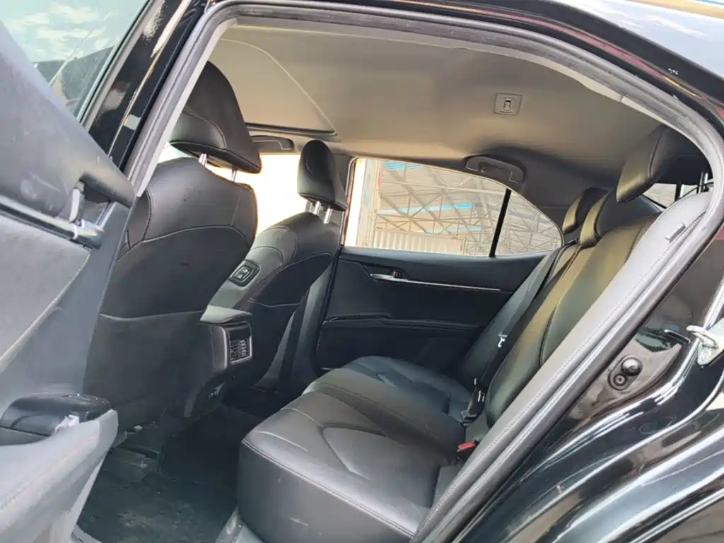 Toyota Camry — миниатюра 17