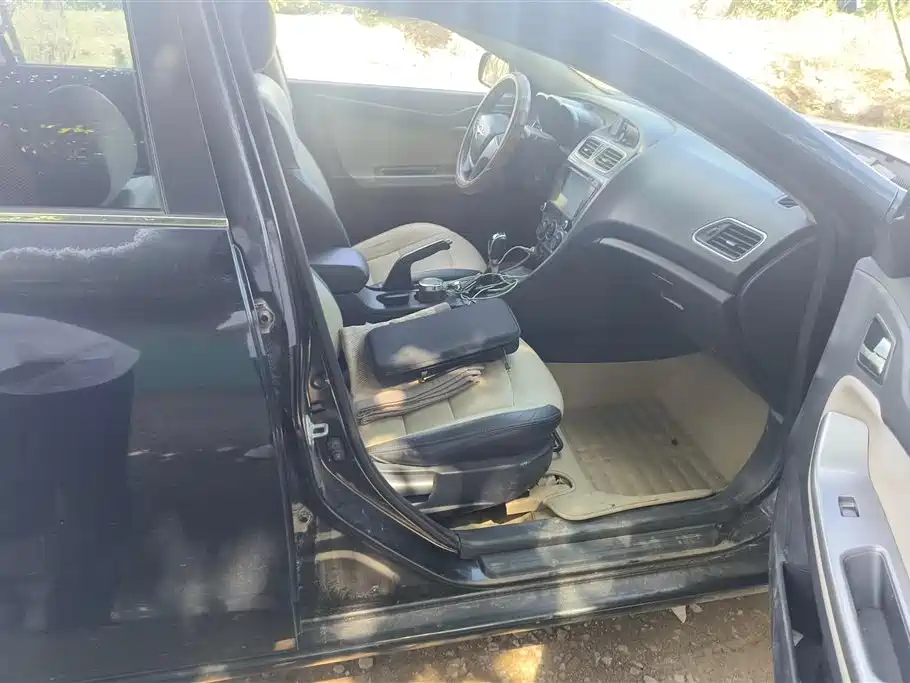 Haima Familia 2014 M5 1.6L MT Comfort