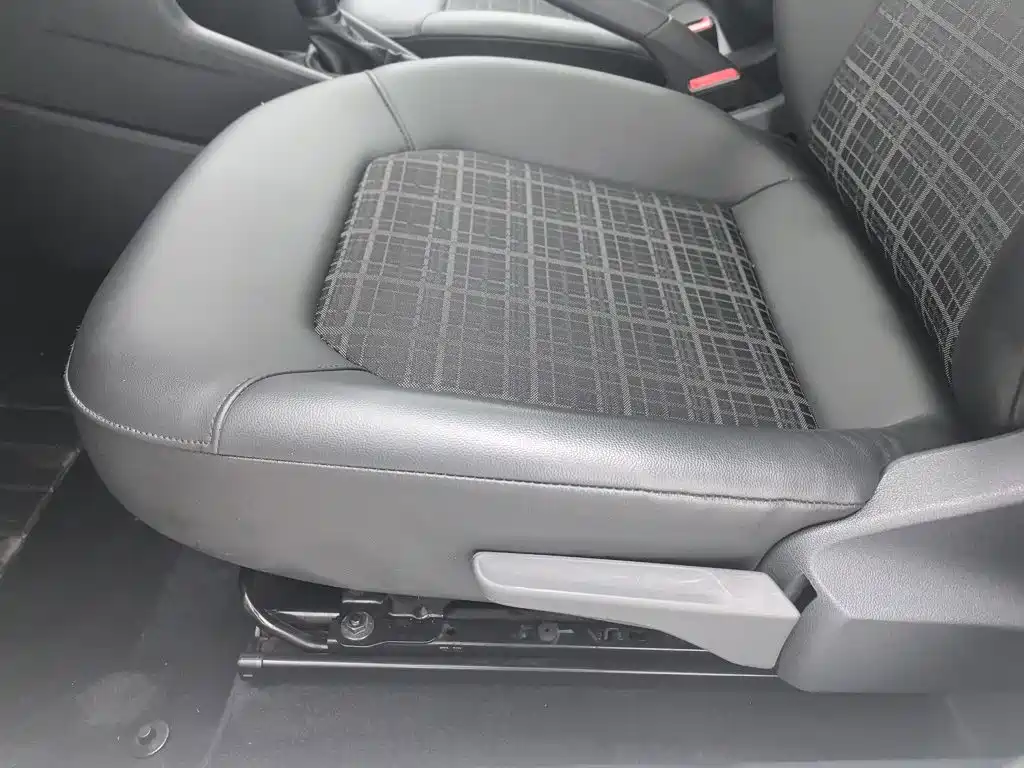 Volkswagen Jetta — миниатюра 20