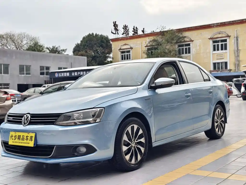Volkswagen Sagitar 2014