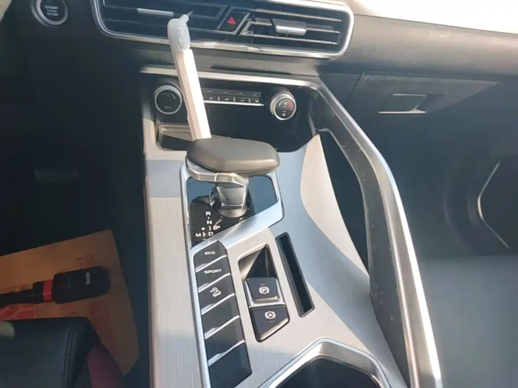 Geely Binyue — миниатюра 14