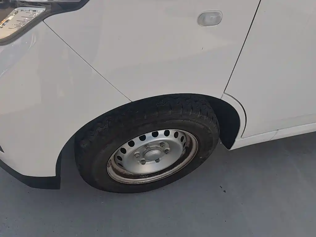 Wuling Yangguang — миниатюра 23
