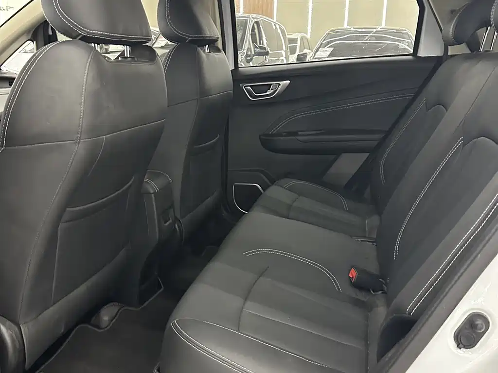 Geely Vision X3 — миниатюра 5