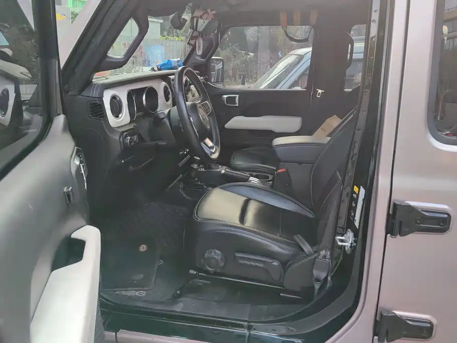Jeep Wrangler PHEV — миниатюра 9